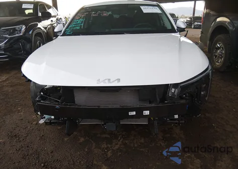 2025 Kia K4 Lxs z USA, uszkodzony, nr VIN 3KPFT4DE0SE165667